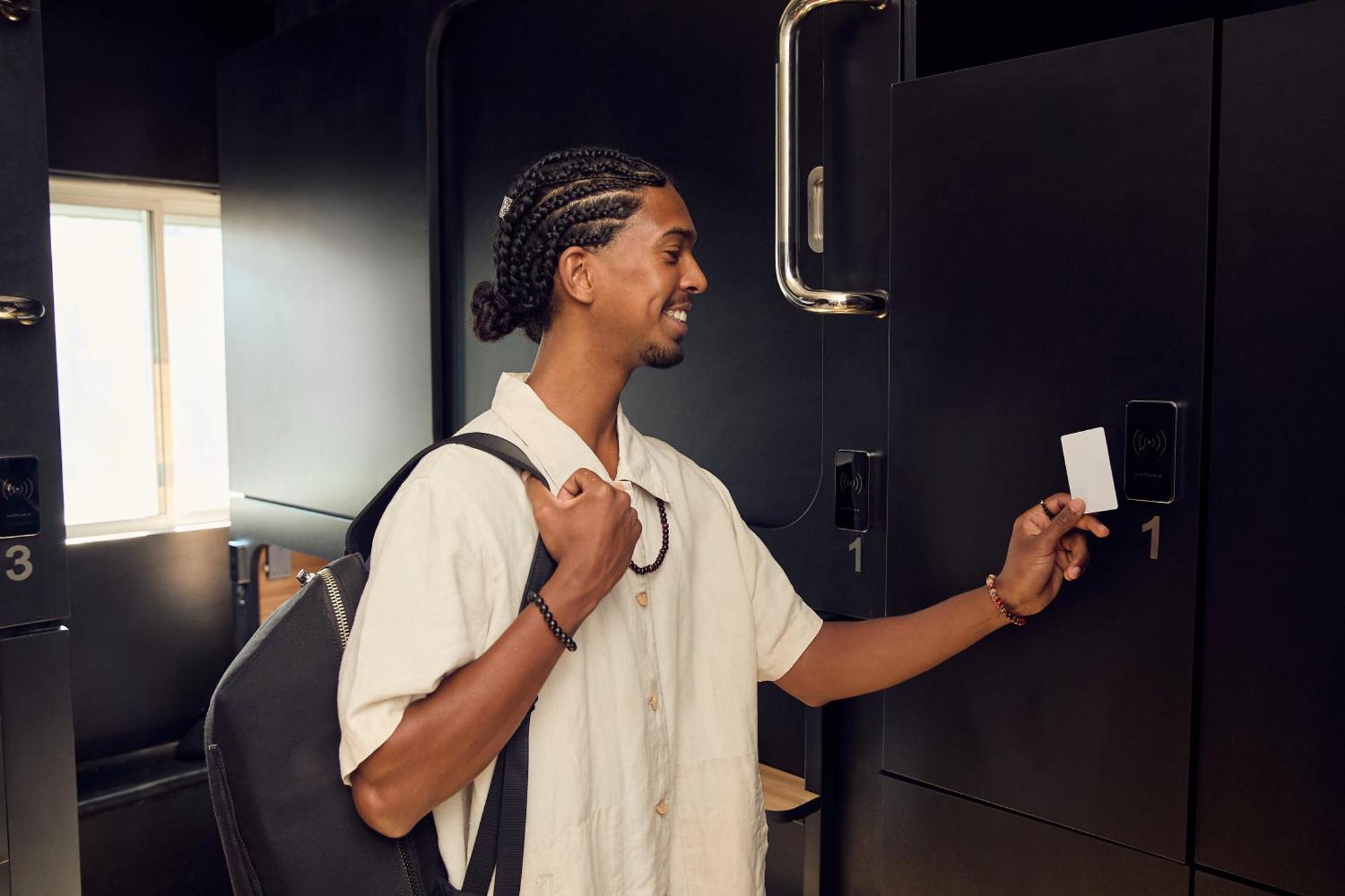 Capsule Hotel Montreal Exterior photo